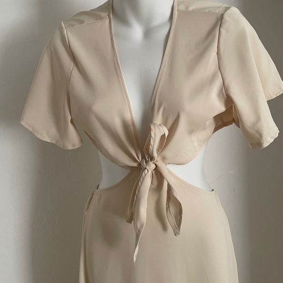 Chic Boho Ivory Crepe Cutout Tie-Front DRESS Size Small - Picture 12 of 15